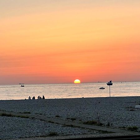 Appartement Agreable Et Confortable Pour 4 Personnes Le Havre Luaran gambar